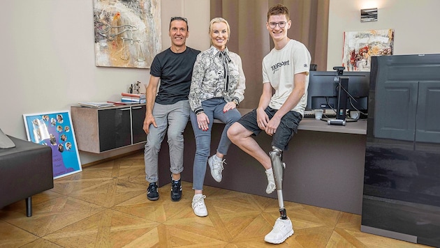 Papa Arnold, Anwältin Karin Prutsch-Lang und Sebastian (Bild: Krone KREATIV/Jürgen Fuchs)