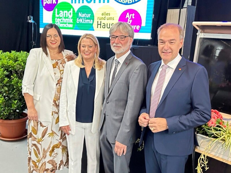 Landeshauptmann-Stellvertreterin Astrid Eisenkopf, Landesrätin Daniela Winkler, Messe-Veranstalter Markus Tuider und Landesrat Leonhard Schneemann. (Bild: Christian Schulter/Christian schulter)