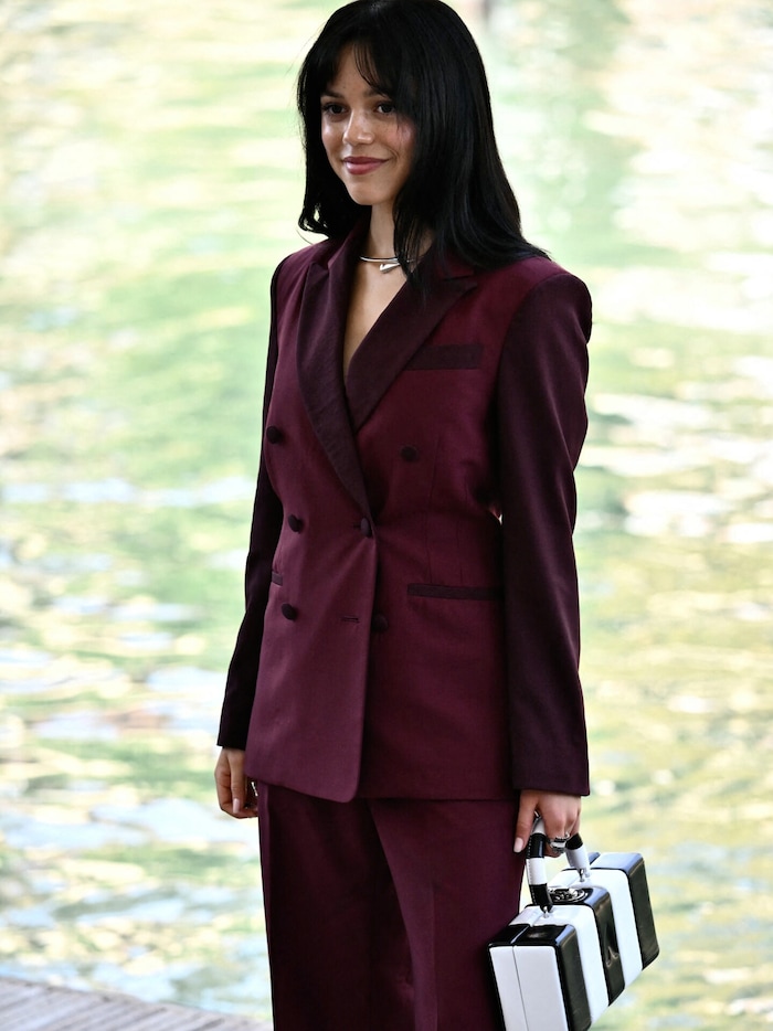 Ein echter Hingucker-Look: Jenna Ortega in Venedig