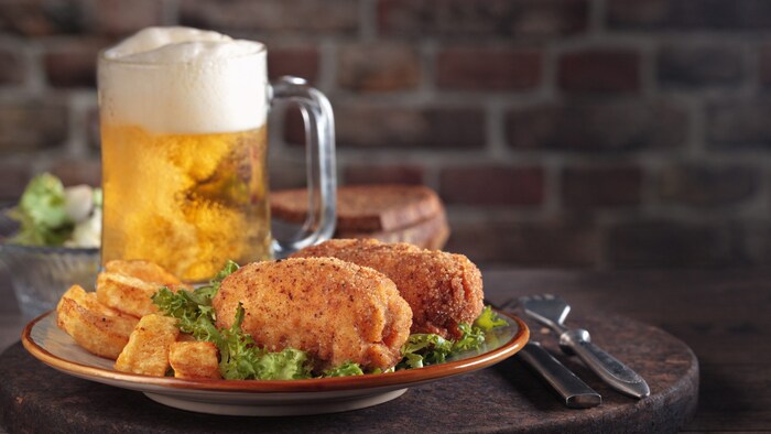 Deftiges Essen und Alkohol schaden dem Organ.