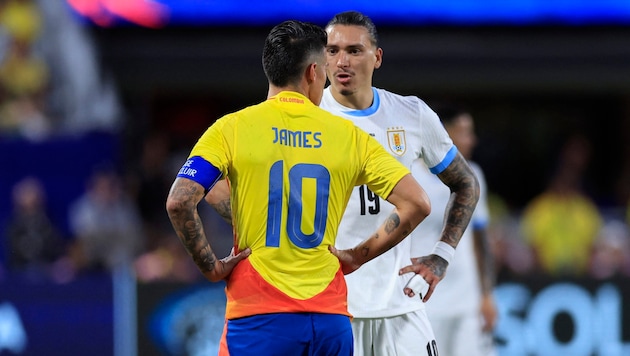 Darwin Nunez with Colombia's James Rodriguez (Bild: AFP/APA/Getty Images via AFP/GETTY IMAGES/Buda Mendes)