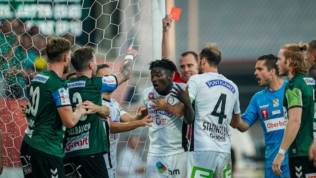 Seedy Jatta saw the red card against Ried. (Bild: GEPA/GEPA pictures)