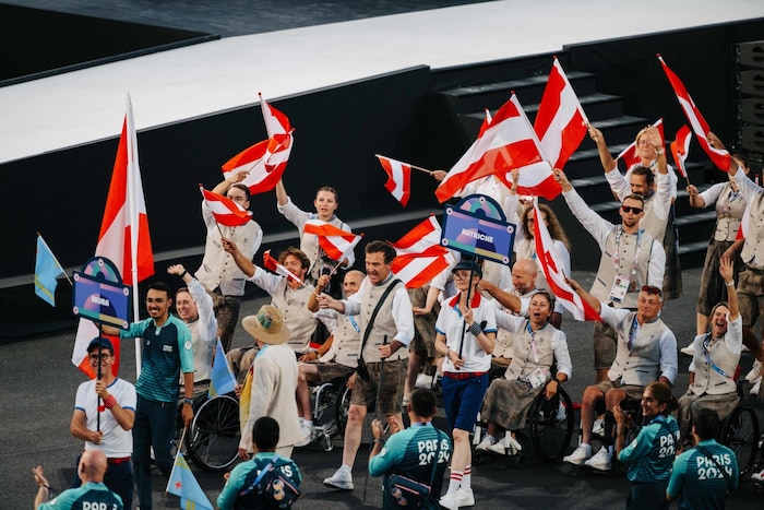 Österreichs Delegation kam als zehnte von 182 ins Stadion.