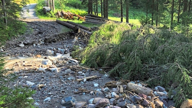 Several access roads have been relocated in Stockenboi. The clean-up work is in full swing. (Bild: Gemeinde Stockenboi)