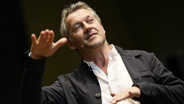 Markus Poschner: Noch ist er Chefdirigent des Bruckner Orchesters.