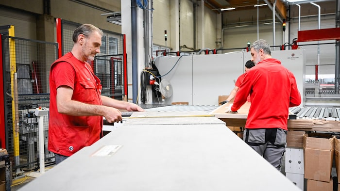 The kitchen manufacturer has almost 400 employees.