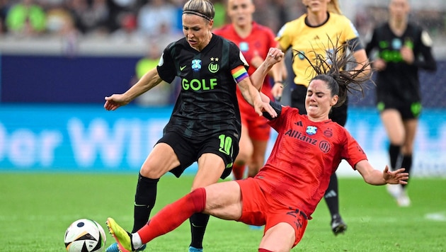 First title secured: Sarah Zadrazil (right) and Bayern won the Supercup. (Bild: REUTERS)