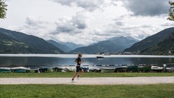 Die Sportler lieben das Panorama in Zell am See. (Bild: Harald Tauderer)