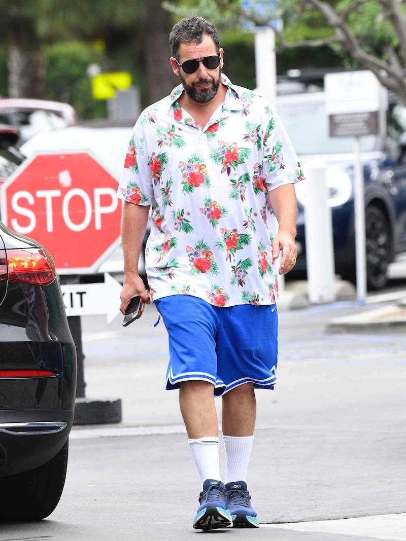 Adam Sandler takes it with humor that he has become a style role model for Gen Z. (Bild: Photo Press Service)