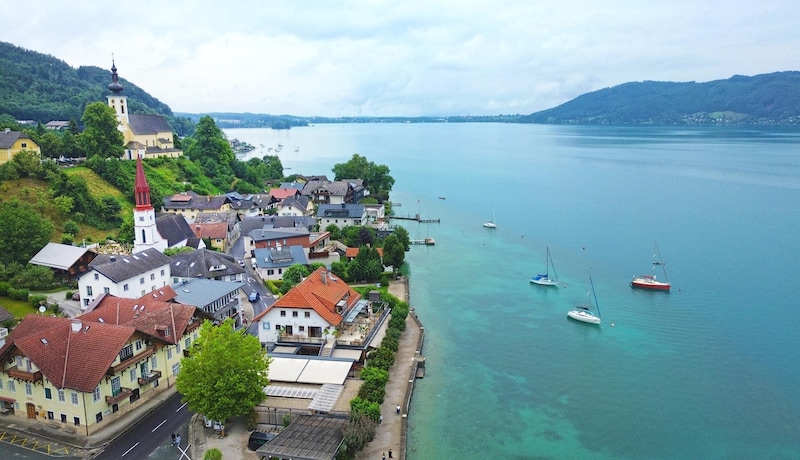 Am Attersee findet Beatrix der Niederlande zwischen den Festspiel-Aufführungen Zeit zum Entspannen. (Bild: Wolfgang Spitzbart)