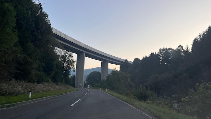 Auf der B 99 im Gemeindegebiet von Gmünd ist der Unfall passiert. 