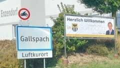 Wer in den Luftkurort Gallspach einfährt, wird seit Kurzem auch vom Bürgermeister begrüßt. (Bild: ZVG)