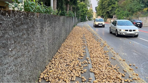 Early morning traffic was slowed down by the potatoes. (Bild: Kapo Schaffhausen)