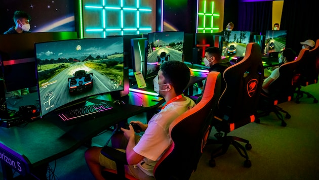 Archive image: LG Electronics invited visitors to try out new OLED gaming monitors at IFA 2023. This year there will be even more programs for computer gamers. (Bild: AFP/APA/John MACDOUGALL)