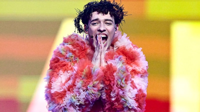 Nemo holte den Eurovision Song Contest in die Schweiz. (Bild: APA Pool/Tobias SCHWARZ / AFP)