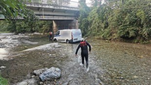 Mitten in der Weißache kam der Transporter zum Stillstand. (Bild: ZOOM Tirol/Krone KREATIV)