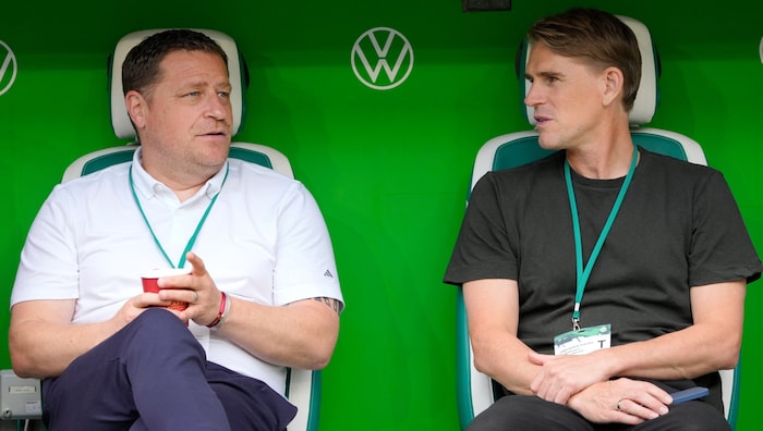 Max Eberl (li.) und Christoph Freund haben ein Auge auf Marc Guehi geworfen.