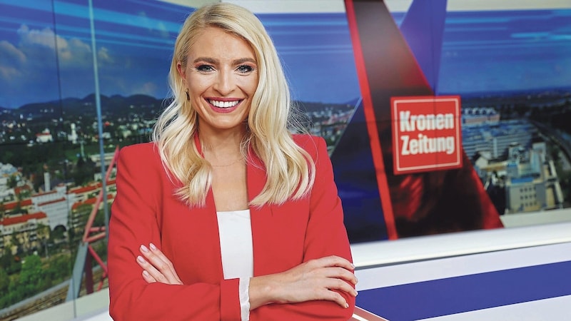 Jana Pasching wird im krone.tv-Studio moderieren. (Bild: Groh Klemens/Klemens Groh)