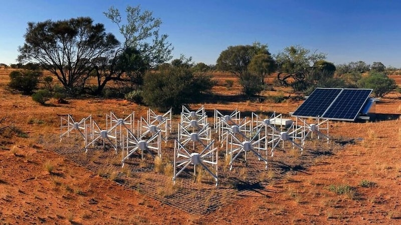 16 Antennen des MWA in quadratischer Anordnung (Bild: Murchison Widefield Array)