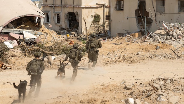 Israeli soldiers in Gaza (Bild: AFP)