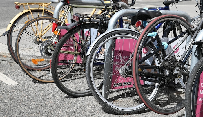 Geeignete Fahrradabstellplätze sind Pendlern an den Bahnhöfen wichtig.