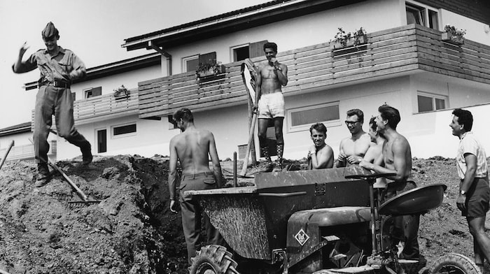 Die Arbeiten im Jahr 1964 – 15 Häuser wurden damals bei Seekirchen errichtet.
