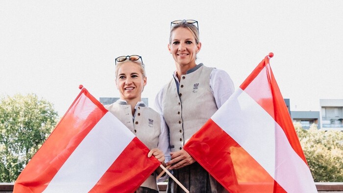 Eder (li.) mit ihrer Trainerin Elisabeth Pauer. 