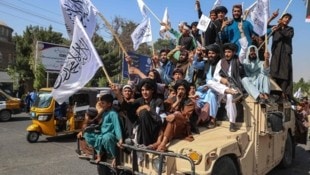 Um nicht mit den Taliban verhandeln zu müssen, soll für uns nun Usbekistan „einspringen“. (Bild: AFP/AFP or licensors)