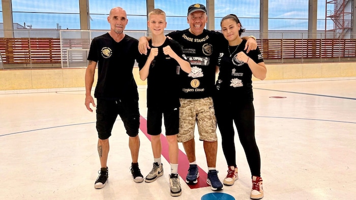 Jungboxer, Trainer und Obmann Werner Lederhas im Sportzentrum in Eisenstadt.
