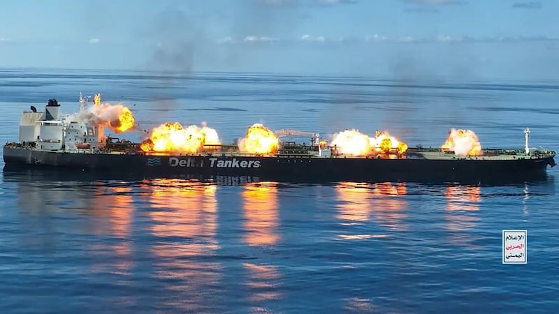 Houthi rebels have detonated half a dozen explosives on board the oil tanker Sounion. (Bild: AFP/Ansarullah Media Center)