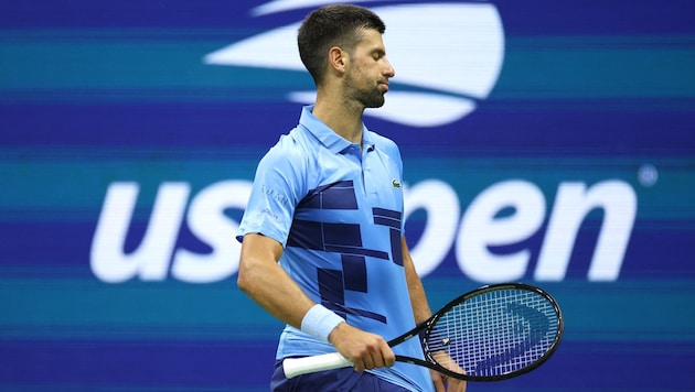 Novak Djokovic verging das Lachen. (Bild: Getty Images/APA/Getty Images via AFP/GETTY IMAGES/Sarah Stier)