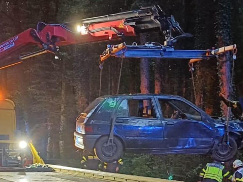 Das Wrack wurde geborgen. (Bild: FF Kumberg)