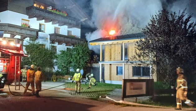 Die Einsatzkräfte griffen rasch ein. (Bild: ZOOM Tirol)