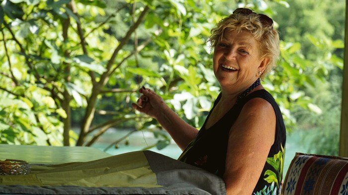 Nähen, um ein wenig Abstand zu gewinnen – und um ein bisschen Geld zu verdienen.