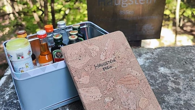 Erst im Juni hatte eine Hobby-Wanderin diese Box samt Gipfelbuch auf den Haugstein im Innviertel gebracht. (Bild: zVg)