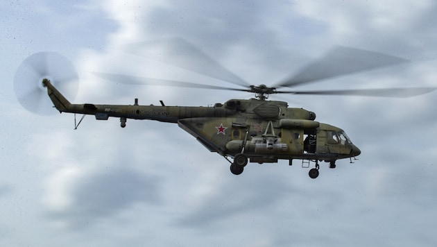 A helicopter of this type (the picture shows a military version) is missing in Russia. (Bild: AFP/Delil Souleiman)