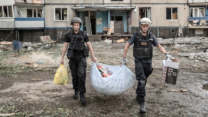 Ukrainische Soldaten in Charkiw (Bild: AFP)