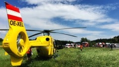 Die Crew des C12 flog den Verletzten ins UKH Graz. (Bild: M. Hausegger/Rotes Kreuz Steiermark)