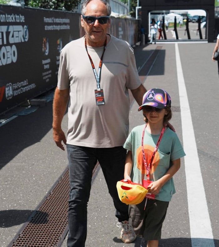 Gerhard Berger mit seinem Sohn beim Formel-1-Grand-Prix in Spielberg