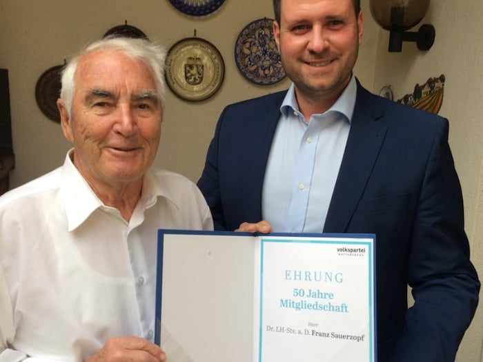 ÖVP-Landesparteiobmann Christian Sagartz 2017 mit Franz Sauerzopf. 