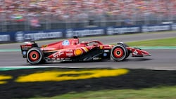 Charles Leclerc siegt in Monza. (Bild: AP ( via APA) Austria Presse Agentur/ASSOCIATED PRESS)