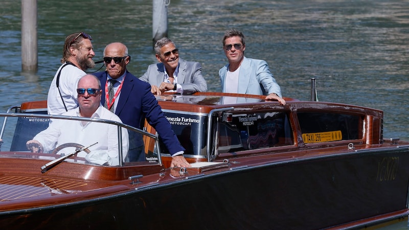 Arrival in a water taxi (Bild: AP ( via APA) Austria Presse Agentur/Joel C Ryan/Invision)