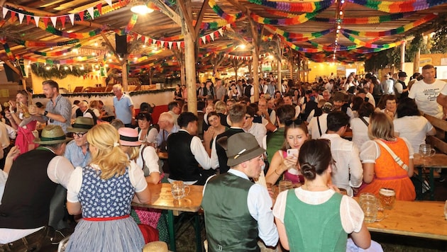 There was a knife attack on the edge of the Altaussee beer tent on Monday night. (Bild: Jauschowetz Christian)