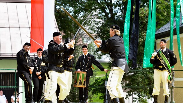 (Bild: Schwerttanzgruppe Böckstein/Marktl)