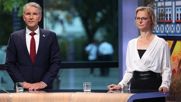 The big winners of the state elections in Thuringia: Björn Höcke and Katja Wolf, the lead candidate of the Sahra Wagenknecht Alliance (BSW). (Bild: AFP/Jörg Carstensen)