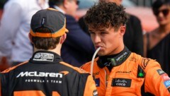 Lando Norris (r.) musste sich Oscar Piastri (l.) geschlagen geben. (Bild: AP ( via APA) Austria Presse Agentur/ASSOCIATED PRESS)