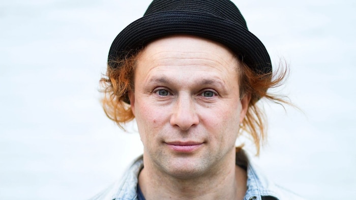 Clown Anatoli Akerman mischt die Arsonore-Eröffnung auf.