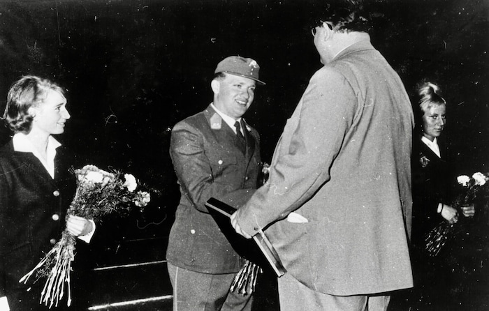 Minister Dr. Drimmel honors Thun.
