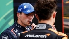 Max Verstappen (l.) musste sich mit Rang sechs zufriedengeben. (Bild: AFP/APA/SIMON WOHLFAHRT)