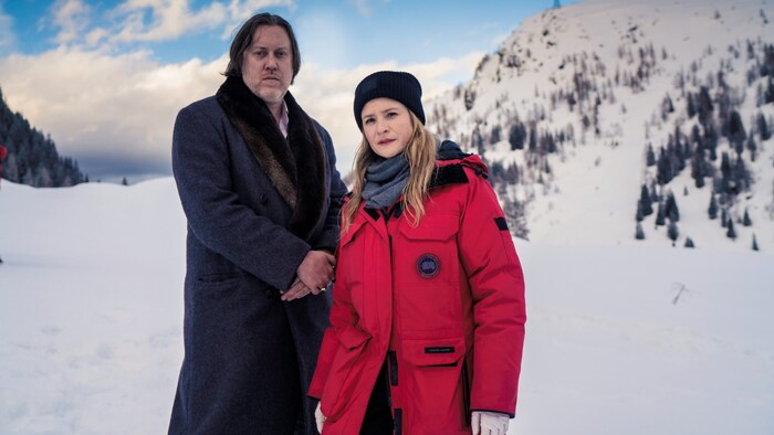 Düstere Mordermittlung wartet in der österreichischen Serie „Der Pass“ auf Sky.